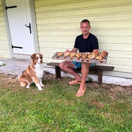 Uuelu Turismitalu * Kõrkküla