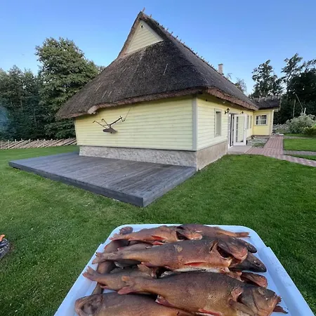 Uuelu Turismitalu Nyaraló *