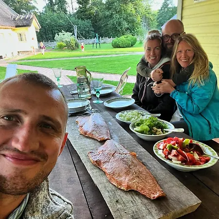 Uuelu Turismitalu Nyaraló *