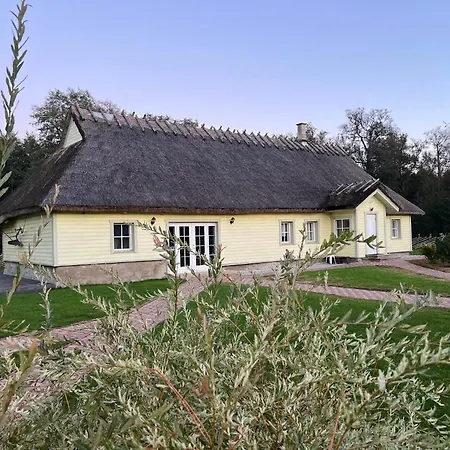 Uuelu Turismitalu Nyaraló