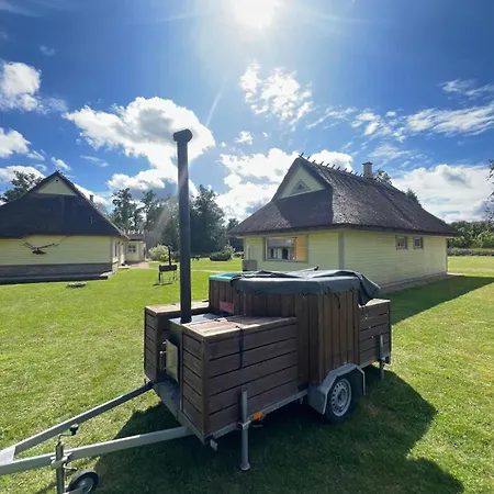 Uuelu Turismitalu Korkkula (Saare)