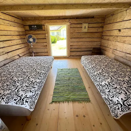 Uuelu Turismitalu Korkkula (Saare)