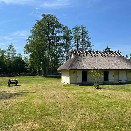Uuelu Turismitalu Korkkula (Saare)