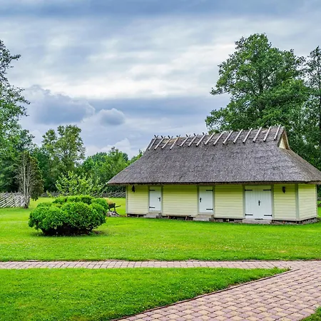 Uuelu Turismitalu Nyaraló Kõrkküla
