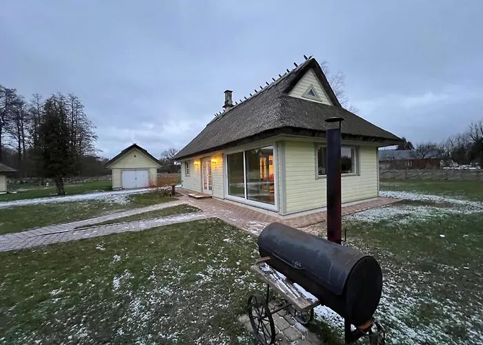 Uuelu Turismitalu * Kõrkküla