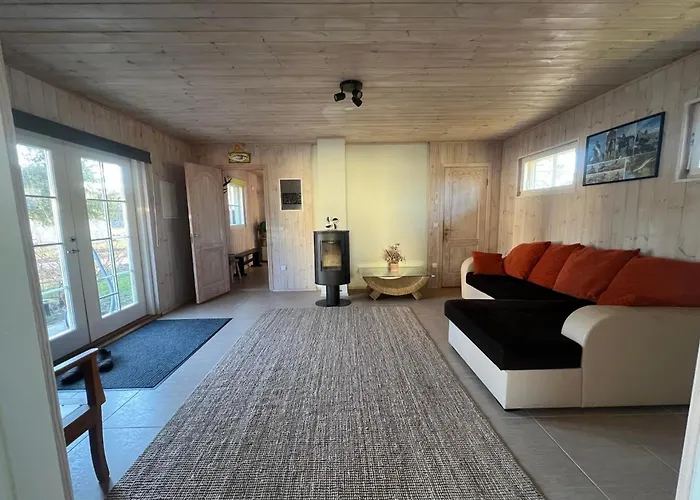 Nyaraló Uuelu Turismitalu