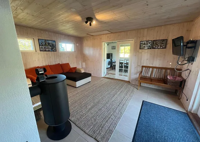 Nyaraló Uuelu Turismitalu *